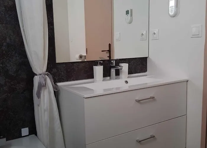 Шале Renove Avec Jardin A - Fr-1-165a-145 *